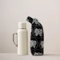 Elegante borsa per bottiglia d'acqua nera con ricamo a farfalla e tazza per viaggi. - Cerchio Farfalla Nera