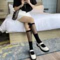 Calzini a meta gamba in rete con fiocco nero stile Lolita dolce scarpe bianche var. - Taglia unica / Nero