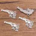 Pendentif pistolet en alliage argenté avec charme rose pour fabrication de bijoux DIY. - No.1 Pistolet Simple Face / 15x31mm