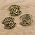 Antike bronzefarbene Blumen Metall Verbinder, Vintage DIY Schmuck Zubehör Anhänger Basteln. - Typ 15 Verbinder / 28*29mm