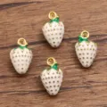 Niedliche weiße Erdbeer Metall Anhänger, Emaille Charms mit goldenen Ösen für DIY Schmuck. - 3D Erdbeere (Nr. 5) / 1 Stück (8x13mm) / Weiß