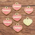 Ciondoli a cuore in lega smaltata fai-da-te con lettere XOXO per la creazione di gioielli artigianali. - Stile 12 Chiave XOXO / 13x13mm / Rosa