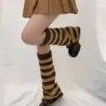 Scalpini in maglia a righe da donna, calze svasate stile JK giapponese per outfit carini e casual. - Taglia unica / nero caffè
