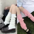 Douce Lolita chaussettes jambières en tricot avec pompons, style mignon pour tenues d'hiver. - Taille unique / Blanc + Rose