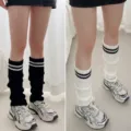 Jambe chauffantes tricotées rayées style japonais automne hiver mignonnes chaussettes - Taille unique / 2 Paires/Paquet / Noir + Blanc