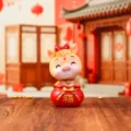 Chinesisches Sternzeichen Pferd Wackelkopf Figur, süsse Tischdeko für Neujahrsgeschenk und Auto Dekor. - 1153 Geldbeutel-Wackelkopf-Pferd - Glück