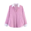 Vue détaillée de la chemise rose à rayures et manches longues avec col à revers blanc. - S / Rayé Rose