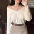Women's off-shoulder v-neck knitted sweater, cozy and stylish pullover sweater for autumn and winter. - One Size / Tops / Off White