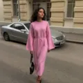 Rosa Langarm Strickpullover Kleid für Damen, gemütliches Freizeit Midikleid mit Taillenband. - Rosa