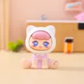 Süße Vinyl-Spielfigur Desktop-Ornament mit Katzen-Hoodie-Design für Heim und Büro - Ornament-Serie / Katzenohren Figur (1203-3) / bunt