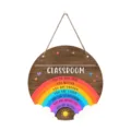 Holz Klassenzimmer Hängeschild mit buntem Regenbogen Design und inspirierenden Zitaten für Deko. - Regenbogen-Klassenzimmerschild aus Holz