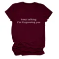Détail de t-shirt graphique bordeaux à manches courtes avec citation amusante. - S / Hauts / Vert Militaire