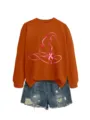 Felpa donna casual arancione a maniche lunghe con cappello da strega rosa e pantaloncini denim. - Taglia S / Top / arancio bruciato