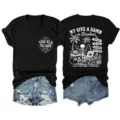 Maglietta casual nera da donna con scollo a V e stampa divertente abbinata a pantaloncini. - Taglia S / Top / Nero