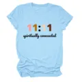 Lichtblauw casual dames t-shirt met korte mouwen en ronde hals met spiritueel citaat. - S / Tops / Lichtblauw (Zwarte Tekst)