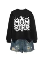 Lässiger Damen Schwarzer Pullover mit Halloween Spinnennetz Hexenhut Druck und Jeansshorts. - S / Oberteile / Schwarzes Sweatshirt (Weißes Textmuster)