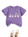 Vue détaillée du t-shirt violet chiné pour tout-petit avec graphique de canard et chaussures. - Violet