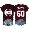 Γυναικείο casual t-shirt με στρογγυλή λαιμόκοψη και κοντό μανίκι 1966 εκτύπωση λεπτομέρεια - S / Tops / Μπορντό (Λευκή Γραμματοσειρά)