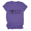 T-shirt violet de professeur à manches courtes avec icônes éducatives et texte de cœur - S / Hauts / Violet (Lettres Noires Graphique Multicolore)