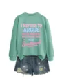 Felpa girocollo a maniche lunghe verde menta casual abbinata a shorts di jeans strappati. - Taglia S / Top / Verde chiaro