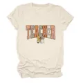 Casual katoenen dames t-shirt detail met schattige leraar letter en strik print ontwerp. - S / Tops / Zandkleur