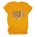 Casual geel dames t-shirt met korte mouwen, leraar letterprint en schattige strikdetail. - S / Tops / Mosterdgeel