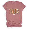 Dames casual korte mouw ronde hals T-shirt met leraar grafische print en strik design. - S / Tops / Roségoud
