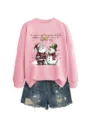 Felpa rosa girocollo a maniche lunghe con stampa natalizia e comodi shorts di jeans. - Taglia S / Top / felpa rosa (scritta nera e immagine a colori)