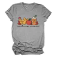 Γκρι κονtoμάνικο t-shirt με χαριτωμένο φθινοπωρινό γραφικό print teaching season. - S / Tops / Σκούρο Γκρι (Μαύρα Γράμματα Έγχρωμο Γραφικό)