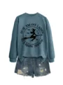 Damen Halloween Hexe Grafik Sweatshirt kombiniert mit stylischen Destroyed Jeans Shorts. - S / Oberteile / Blau (Schwarzer Druck)