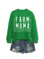 Grüner Langarm-Sweatshirt kombiniert mit Destroyed Jeansshorts, lässiges Damen Herbst Outfit. - S / Oberteile / Grasgrün (Weiße Grafik)