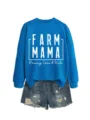 Lässiger blauer Damen Pullover mit langen Ärmeln kombiniert mit Destroyed Jeansshorts. - S / Oberteile / Seeblau
