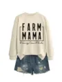 Lockerer Damen Herbst Langarm Sweatshirt kombiniert mit Denim Shorts, Detailansicht. - S / Oberteile / Sandfarben