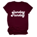Dames Sunday Funday Korte Mouw T-Shirt Casual Bedrukt Ronde Hals Bordeaux Rode Top - S / Tops / Wijnrood (Wit Lettertype)