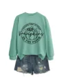 Lässiges mintgrünes Sweatshirt kombiniert mit Jeansshorts und süßem Kürbis-Druck für Damen. - S / Oberteil (5801) / Hellgrün