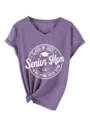 Γυναικείο V-Neck Κοντομάνικο Αποφοίτηση Senior Mom Γραφικό T-Shirt Casual Comfy Top - Μοβ (Λευκή Γραμματοσειρά)