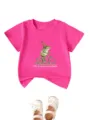 Nahaufnahme eines magentaspitzigen Kinder-T-Shirts mit niedlicher Frosch-Grafik und Spruch. - Oberteile / Fuchsia / 90cm