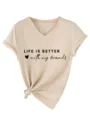 Casual dames korte mouw V-hals t-shirt met leuke grafische print en knoopdetail. - S / Tops / Zandkleur