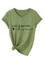 Gedetailleerd overzicht casual groen dames V-hals t-shirt met korte mouwen en print. - S / Tops / Olijfgroen (Zwart Lettertype)