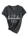 Mujer camiseta cuello V manga corta gráfica firecracker casual dobladillo anudado detalle - Gris Jaspeado Negro (Fuente Blanca)