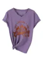Vista detallada camiseta mujer cuello V manga corta con estampado gráfico camping y nudo. - Púrpura