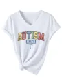Gedetailleerd overzicht van een wit V-hals t-shirt met kleurrijke autism mama print. - S / Tops / Wit