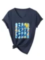 Primer plano del estampado gráfico de verano, mangas cortas y diseño de dobladillo anudado. - Azul Marino