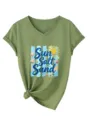 Camiseta de mujer con cuello en V y manga corta con estampado gráfico de playa y nudo bajo. - Verde oliva