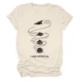 Beige Damen Freizeit Rundhals Kurzarm T-Shirt mit lustigem Papierflieger Grafikdruck. - S / Bedruckter Stil / Sandfarben