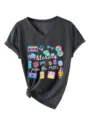 Καθημερινό σκούρο γκρι t-shirt με V-neck και κοντό μανίκι με ρετρό τύπωμα δεκαετίας 90. - Tops / Μαυρόγκρι Μελανζέ / S