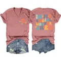 Casual dames V-hals korte mouw T-shirt met retro social worker grafische print. - S / Tops / Roségoud
