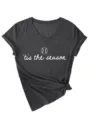 Damen V-Ausschnitt Kurzarm T-Shirt Freizeithemd in Dunkelgrau mit Knotensaum und Baseball-Druck - S / Oberteile / Schwarzgrau Meliert