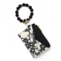 Silikon Perlen Armband Schlüsselanhänger mit Blumen Muster Leder Kartenetui für Damen. - Schwarzer Blumendruck-Stil
