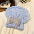 Cuffia asciugacapelli a nuvola blu con grazioso fiocco grigio, asciugamano assorbente per doccia. - Celeste